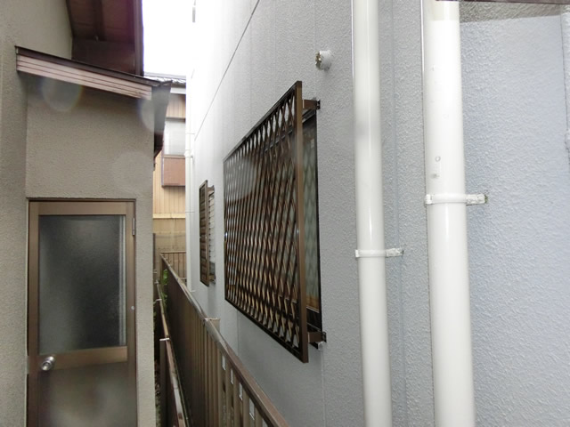 一戸建て住宅の１階窓の防犯対策　アルミヒシクロス面格子　施工事例　春日井市